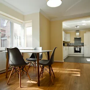 And Roof Serviced Apartment